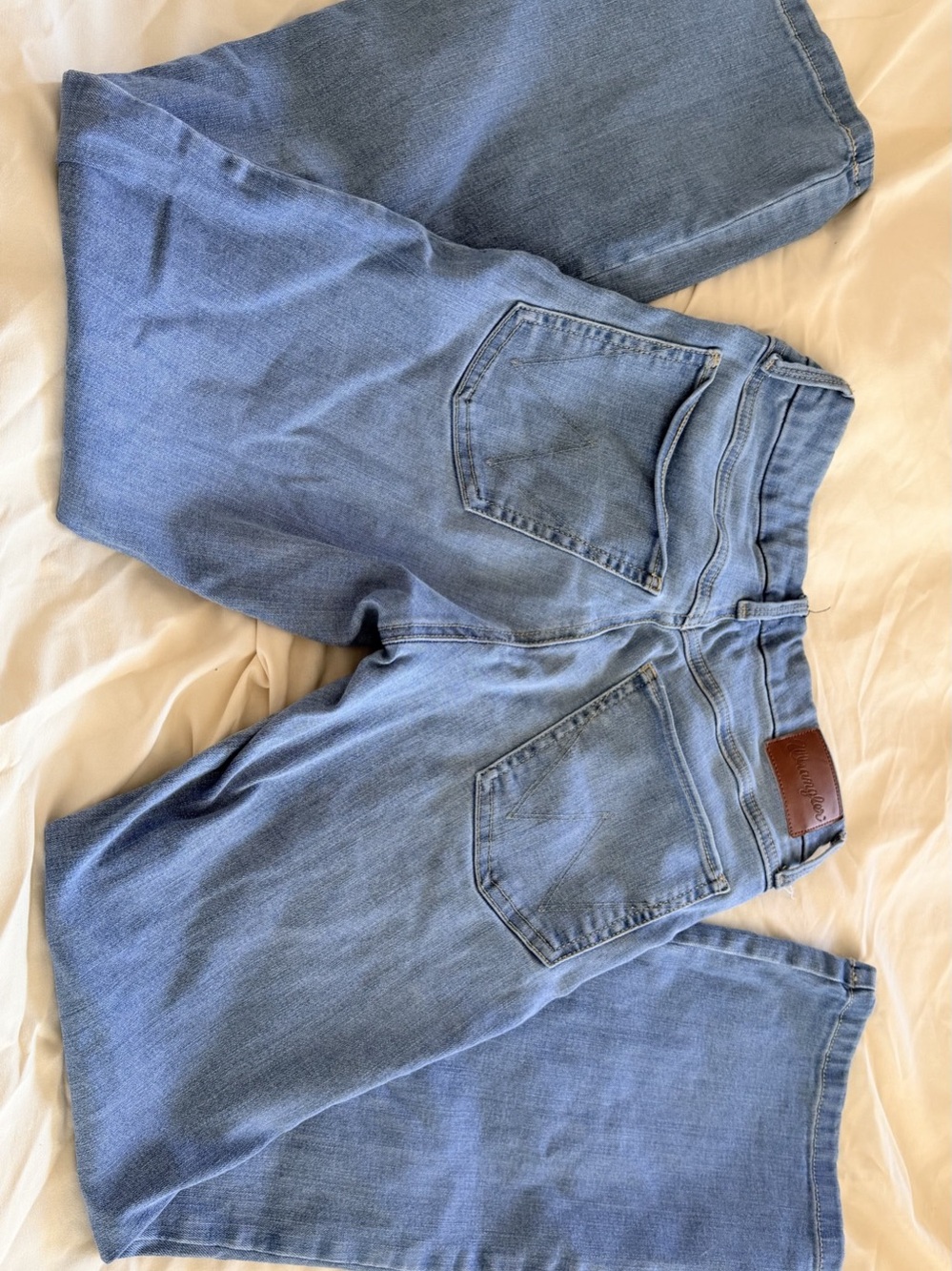 Wrangler Retro Mae Mid Rise Bootcut Jean Wide Leg Jeans in Blue Waist 26 x 30
